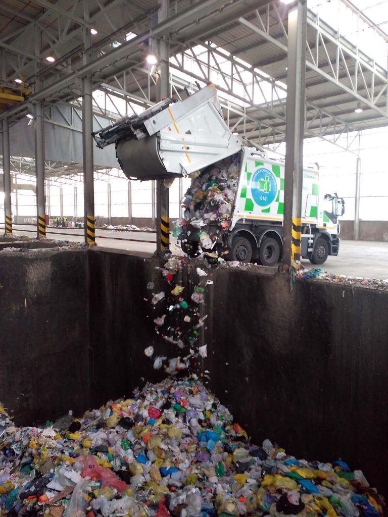 camión de la basura en Valdemingómez